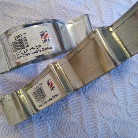 Themed Cookie Cutters - Christmas Tree & Treble Clef - Picture 2 of 2